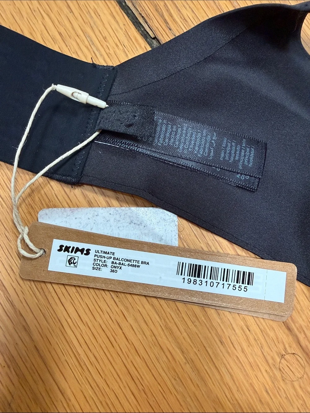 SKIMS Ultimate push-up Balconette  Bra - Picture 5 of 5
